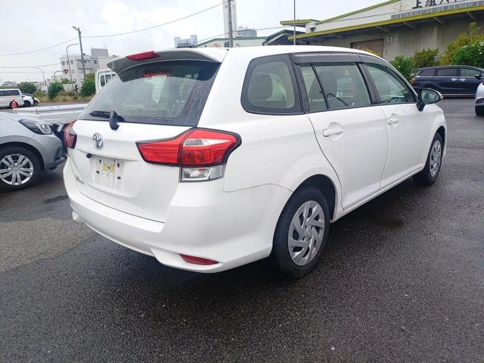 Toyota Corolla Fielder NRE161G 2021